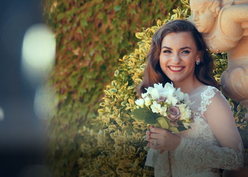 Wedding videographer in Vrtba garden