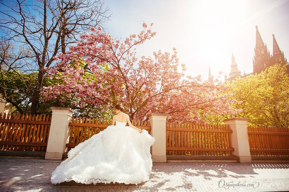 planning a wedding in prague wedding dress